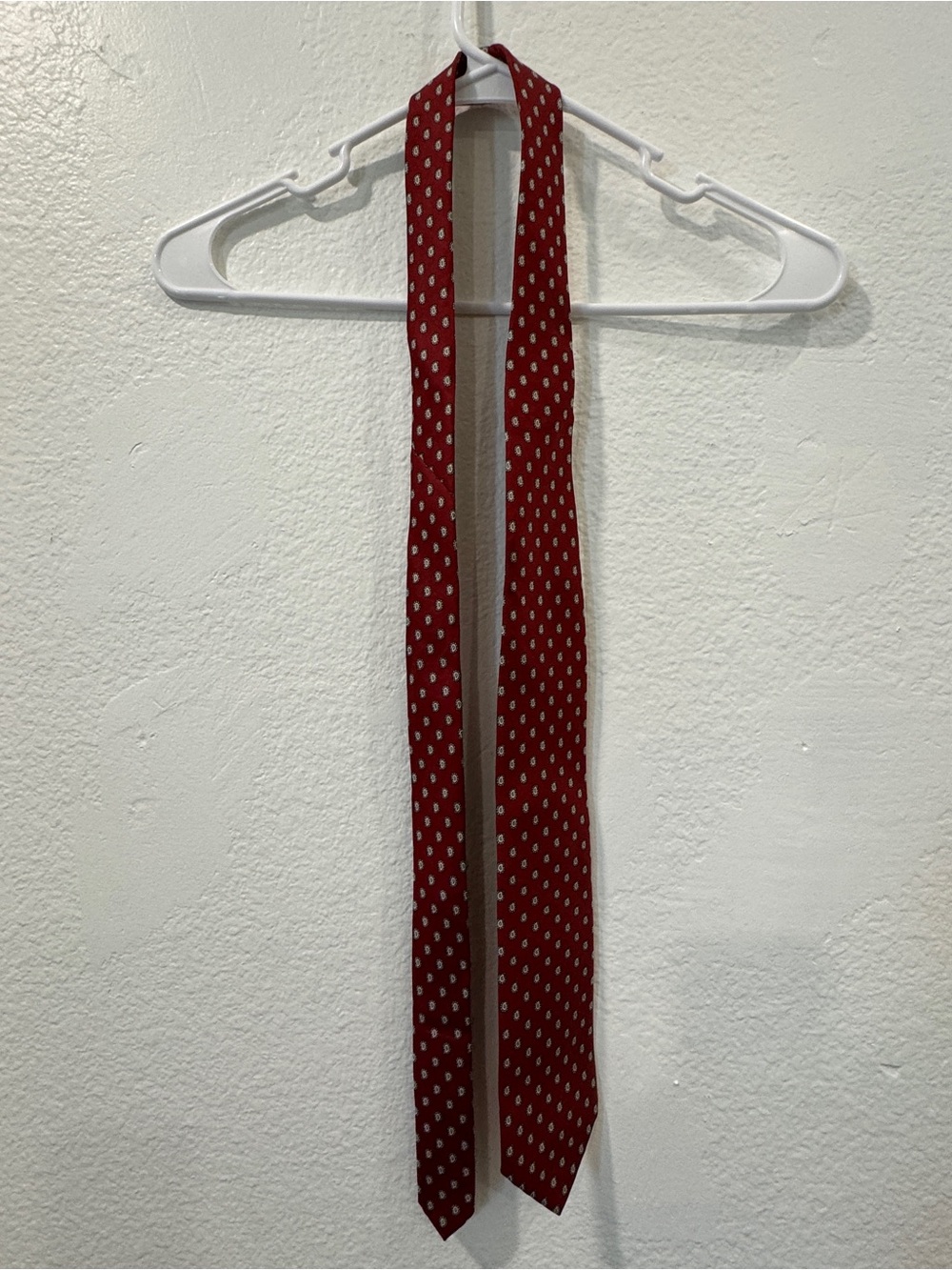 Posh Men's Red Dot Pattern Silk Tie